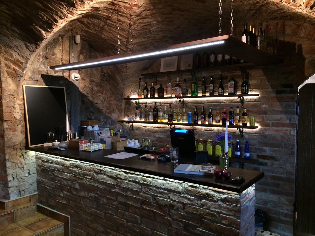 Poeoeni Tavern & Guesthouse Misso Екстер'єр фото