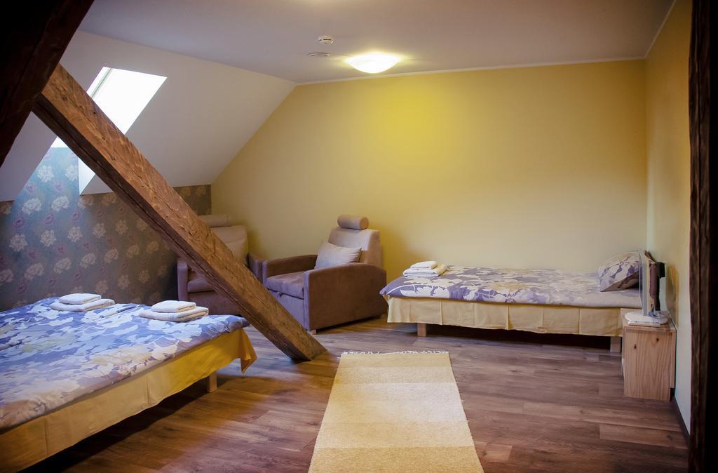 Poeoeni Tavern & Guesthouse Misso Екстер'єр фото